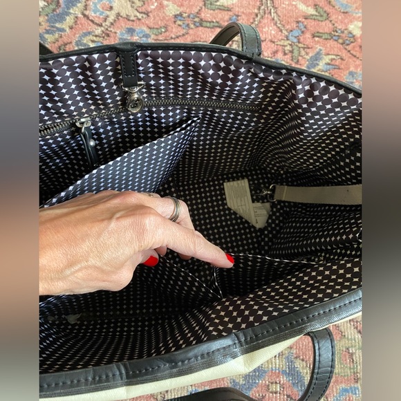 Dwell studio tote/diaper bag, good used condition - Picture 4 of 7